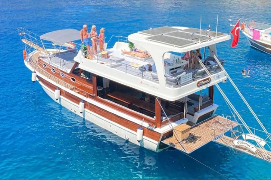 Boat 2: Sea Voyages on Exclusive routes